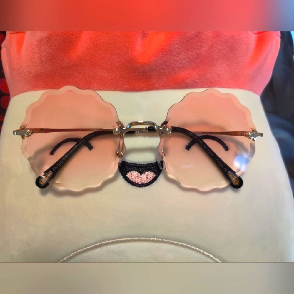 Rose Colored Flower Shaped Sunglasses